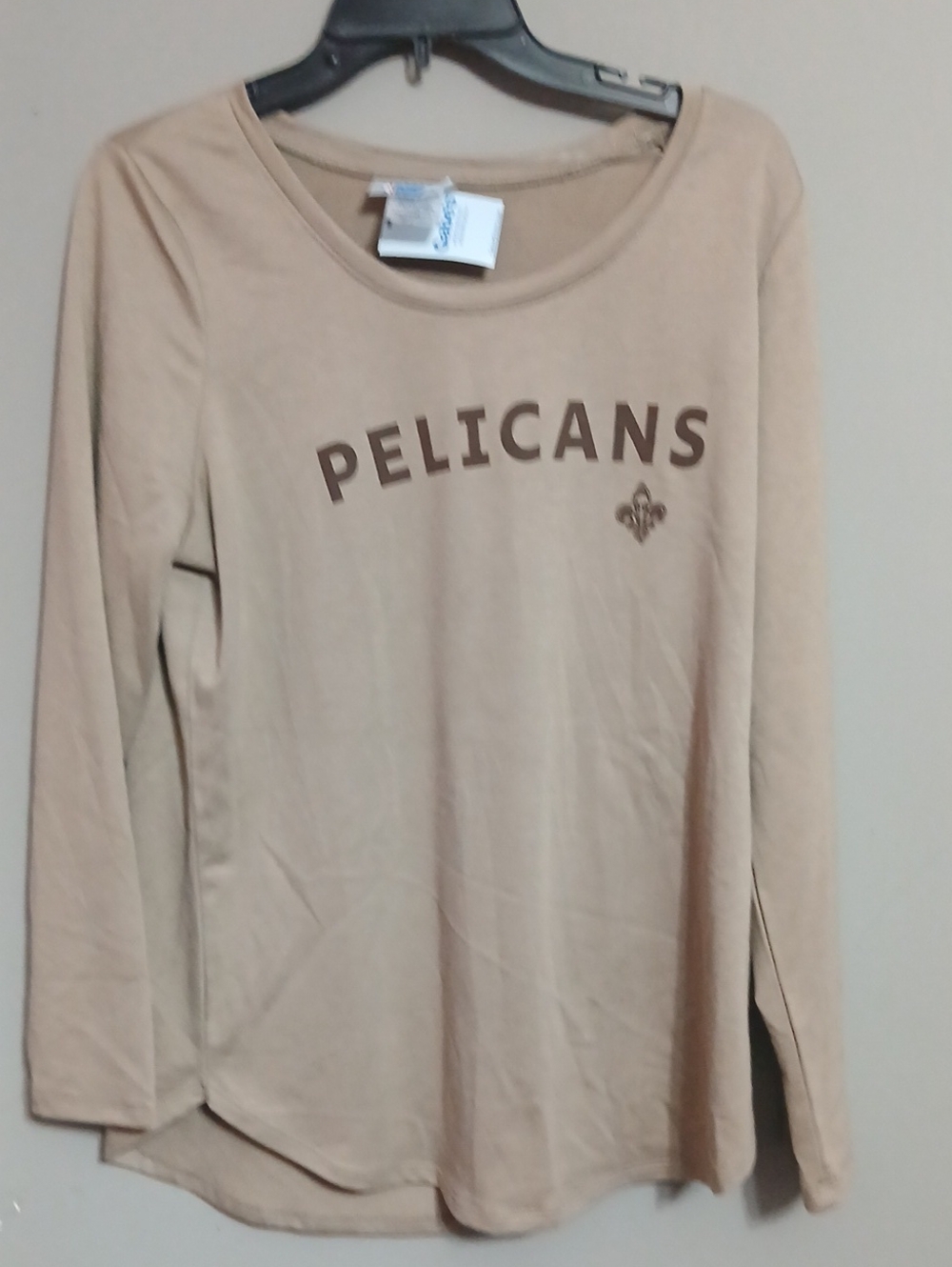 NBA Pelicans Long Sleeve Scoop Neck Top in Beige